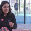 Patricia García dirige una escuela de pádel adaptado en Colmenar Viejo