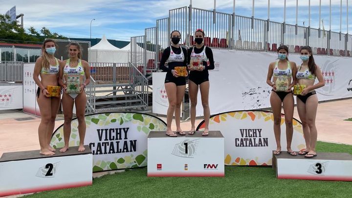 Podio femenino / @FMadridVB