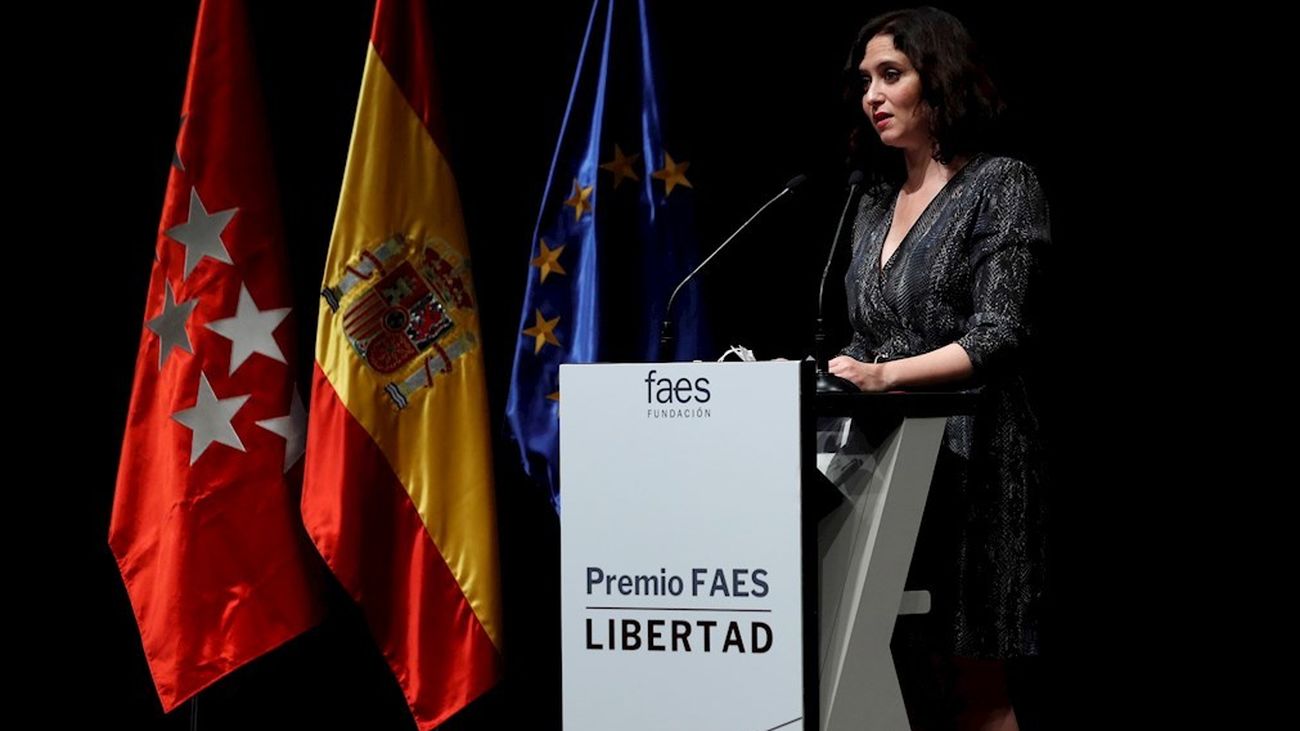 Ayuso acusa al Gobierno de "no tener escrúpulos" y buscar "el silencio del adversario"