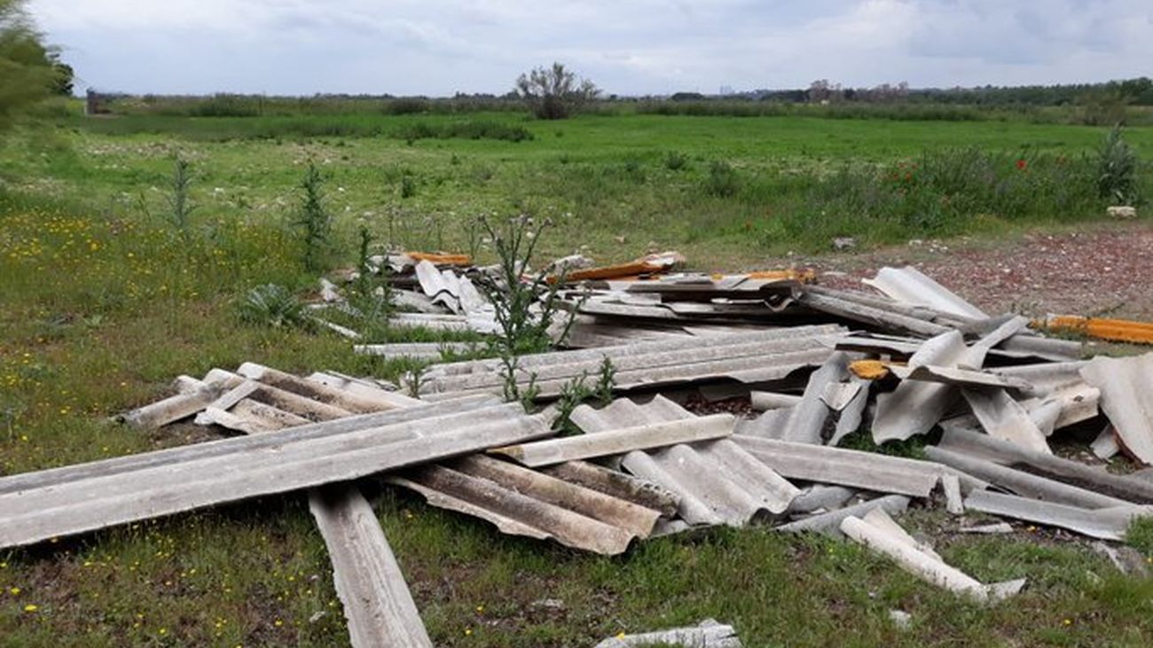 Vertido ilegal de materiales con amianto en Algete