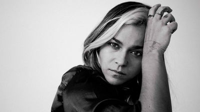 Yoly Saa, de tocar en el Metro a llenar el Teatro Lara en Madrid