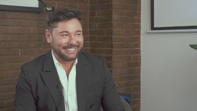 Miguel Poveda y su compromiso social: "Todos somos seres humanos"