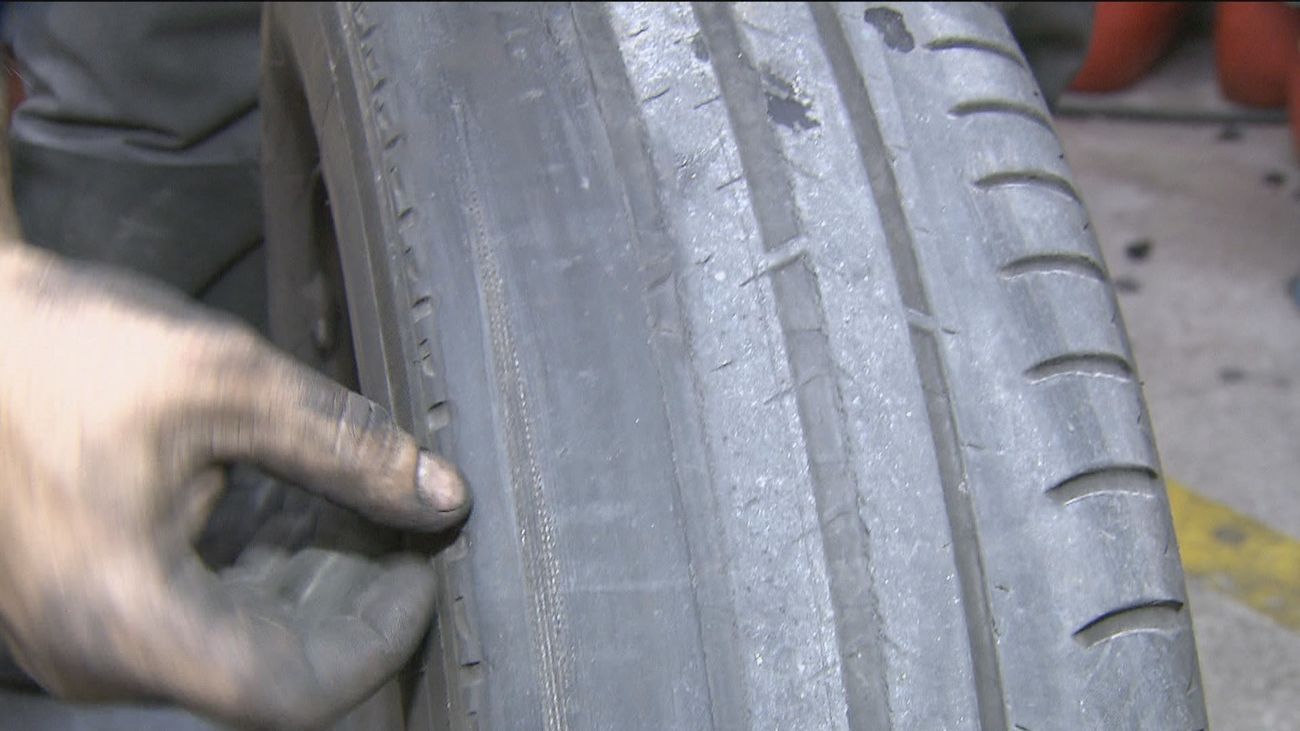 Unos 1,5 millones de vehículos circulan por España los neumáticos en mal estado