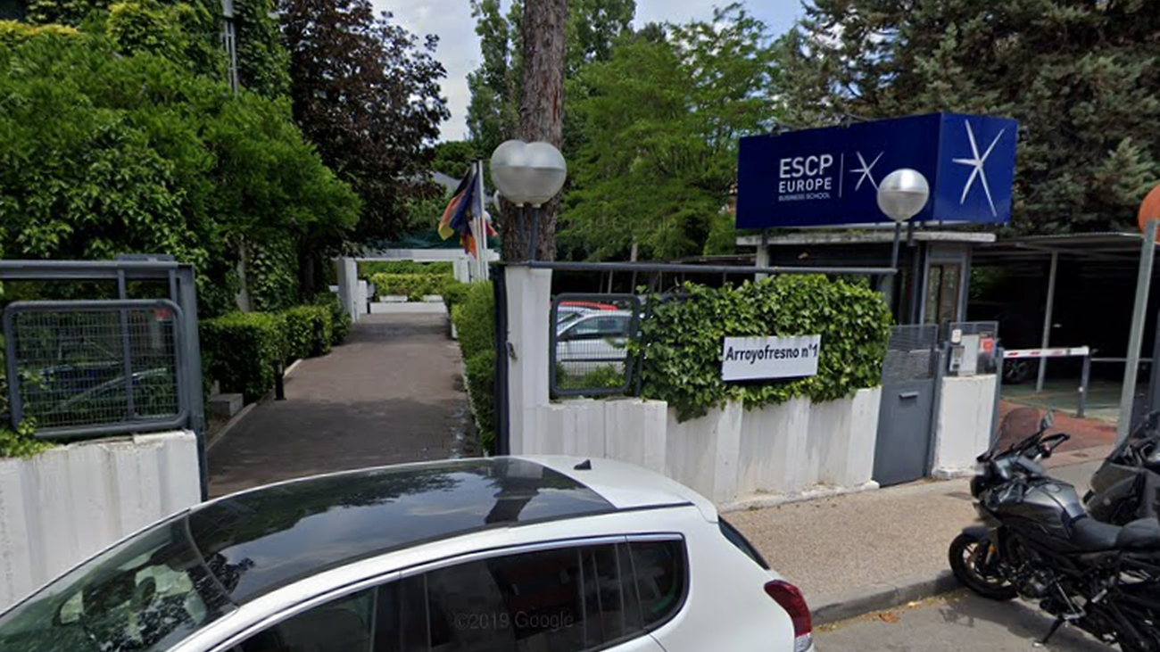 Entrada a la escuela de negocios ESCP de Madrid
