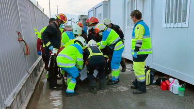Un trabajador muy grave tras caerle encima una puerta de 400 kg en Loeches