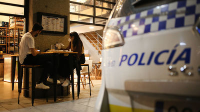 La difícil convivencia entre hosteleros y vecinos de Madrid a costa de las terrazas