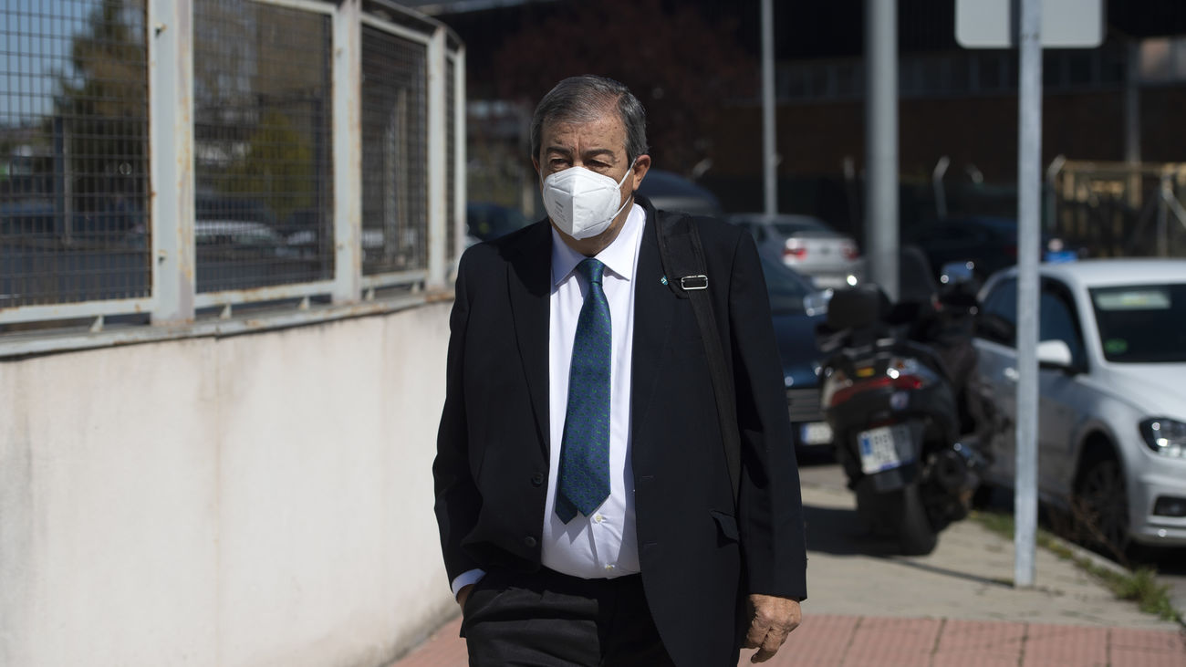 Ordenan continuar con la investigación a Álvarez-Cascos por cargar gastos a Foro