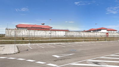 Detenidos cuatro funcionarios acusados de meter droga en la cárcel de Valdemoro