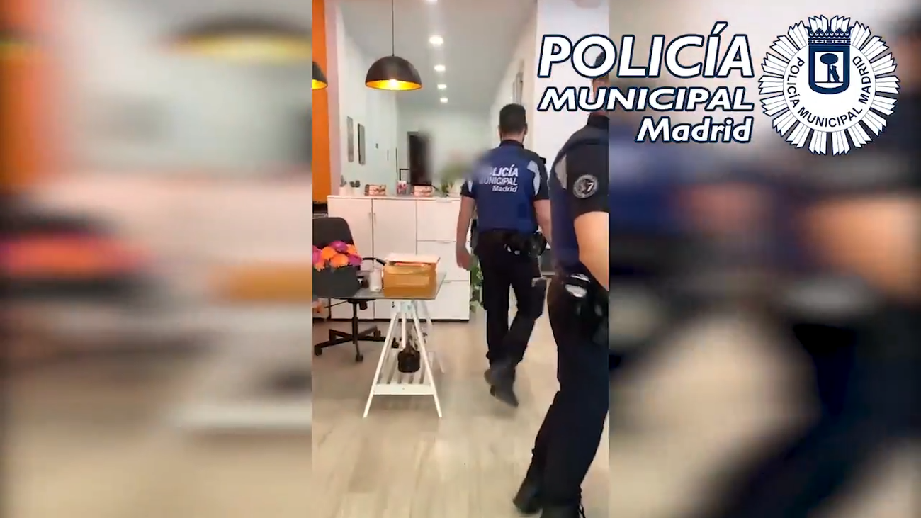 Parece una inmobiliaria normal de Chamberí, pero ocultaba algo en su interior