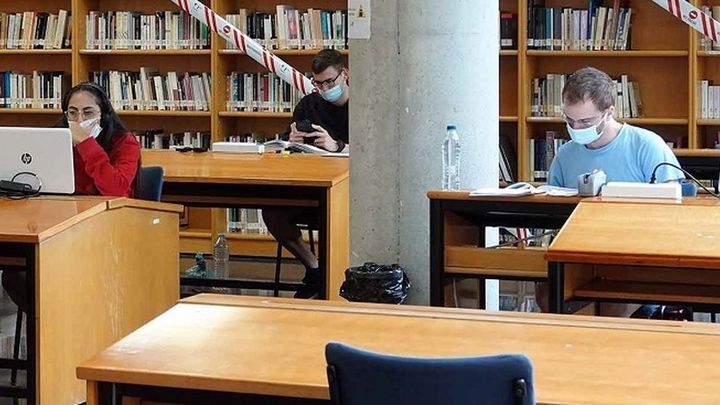Las bibliotecas de los municipios de Madrid amplían horarios para preparar la EvAU