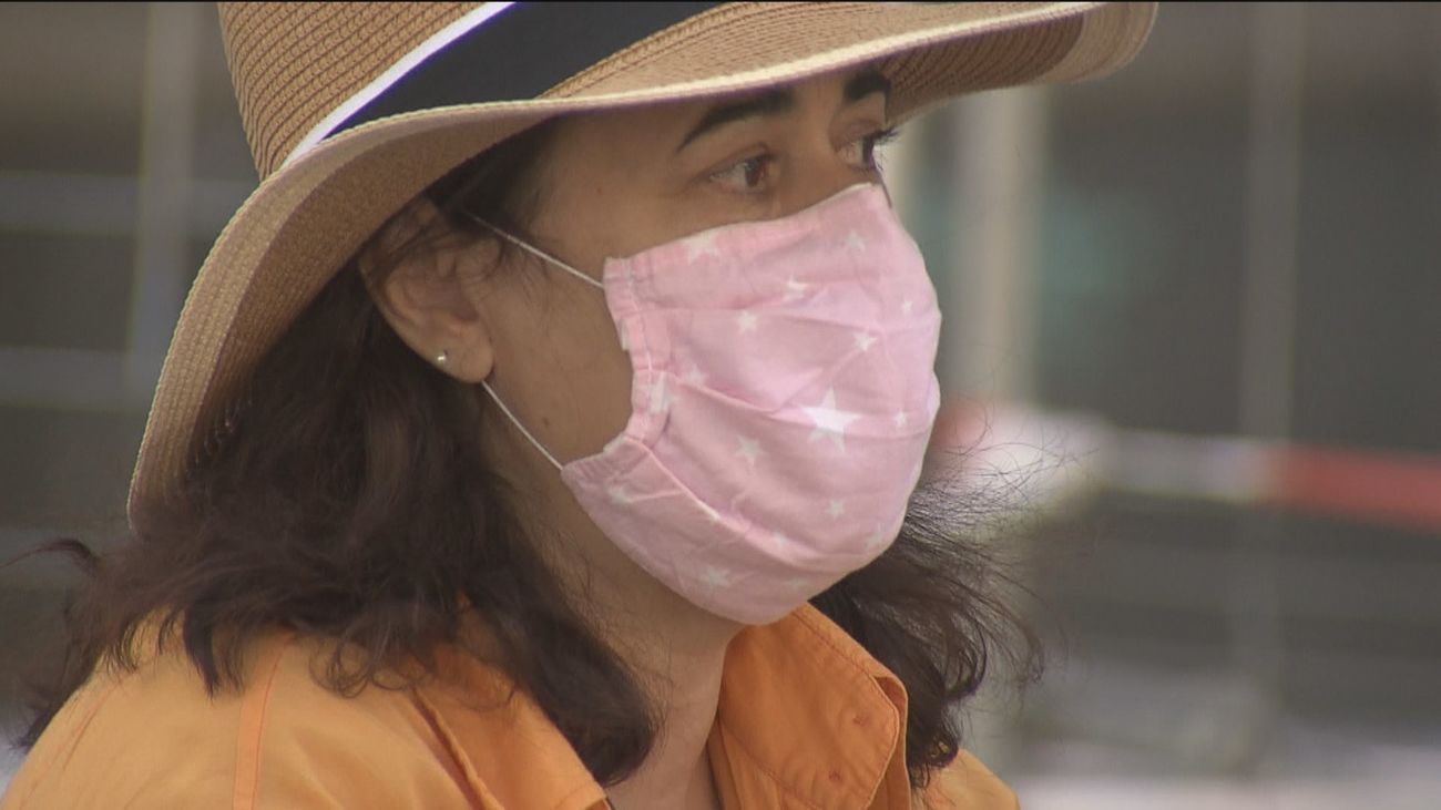 La mayoría de españoles seguirá llevando mascarilla en transportes públicos y hospitales