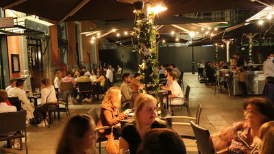 Las terrazas Covid de Madrid capital tendrán que cerrar a medianoche desde este viernes