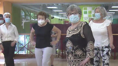 El baile vuelve para los mayores de Fuenlabrada