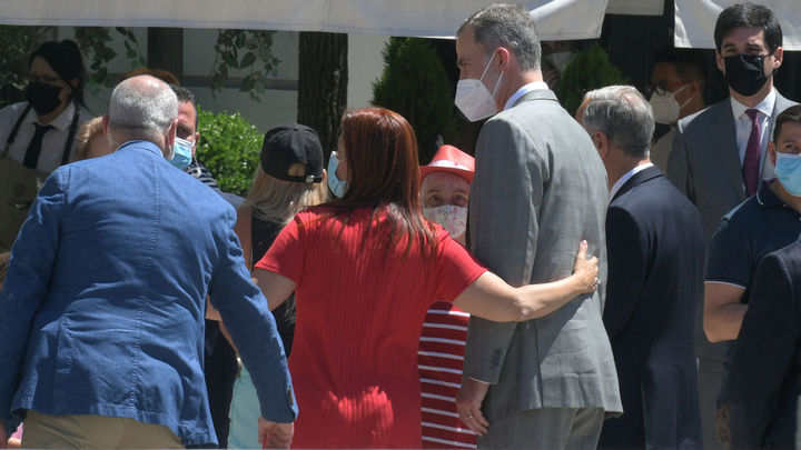 El rey Felipe VI y el presidente portugués a su llegada a la terraza de la Plaza de Oriente / EUROPA PRESS