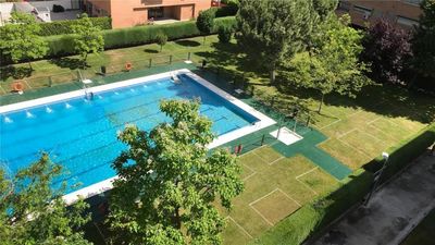 Delimitar la piscina: la solución de estos vecinos para evitar contagios