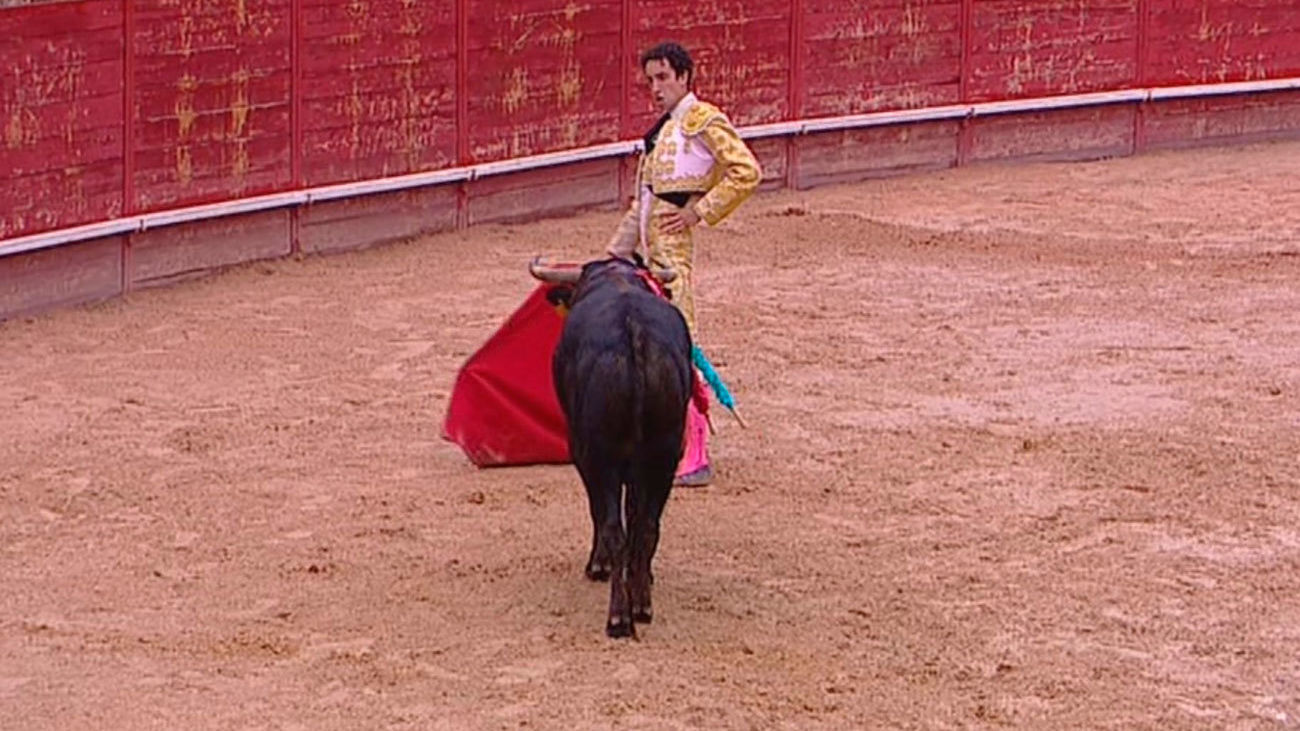 Miguel Aguilar corta cuatro orejas y sale a hombros junto a Curro de la Casa y Víctor Hernández en Trillo (parte 2)