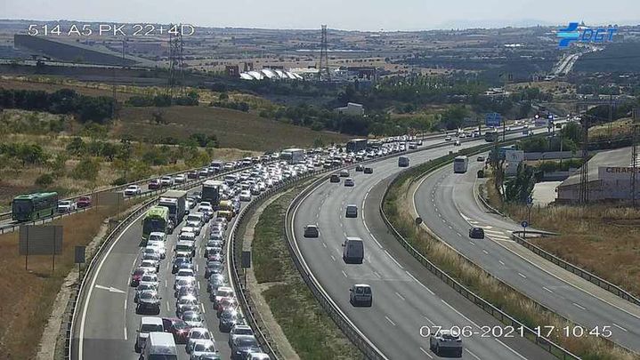 Atasco en la A-5 / DGT