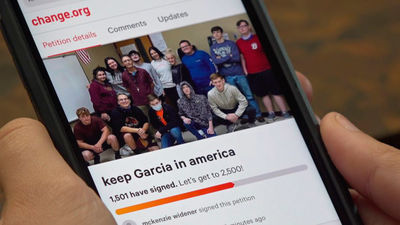 Un pequeño pueblo de Kentucky se moviliza para que su profesor, español, no sea deportado