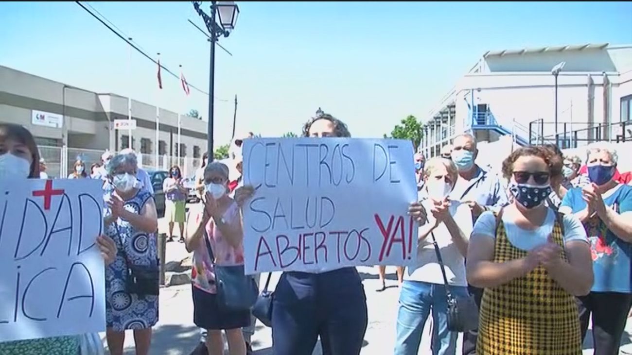 Protesta en el centro de Salud de Colmenar de Oreja por la falta de médicos
