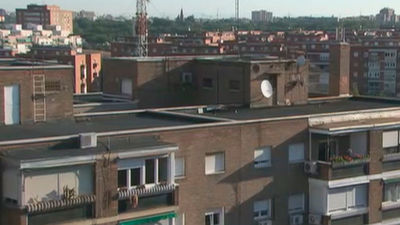 Persecución policial de tres ladrones por los tejados de Moratalaz