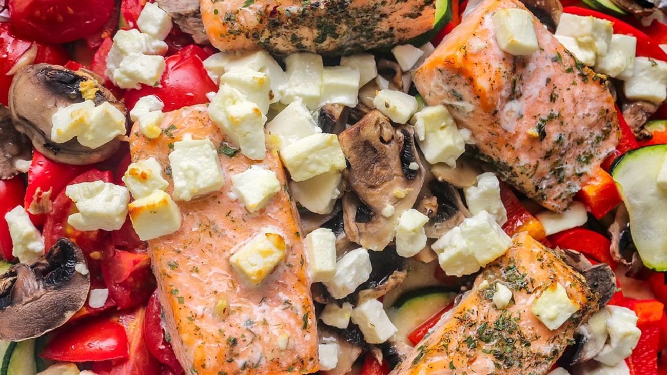 Estos son los alimentos que debes tirar cuando caducan