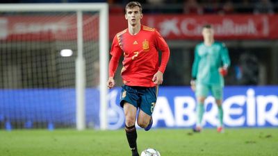 Diego Llorente, segundo positivo por covid de la Selección española