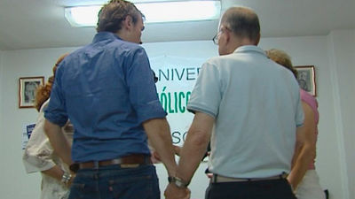 Alcohólicos anónimos: 86 años ayudando a personas a volver del camino a la muerte