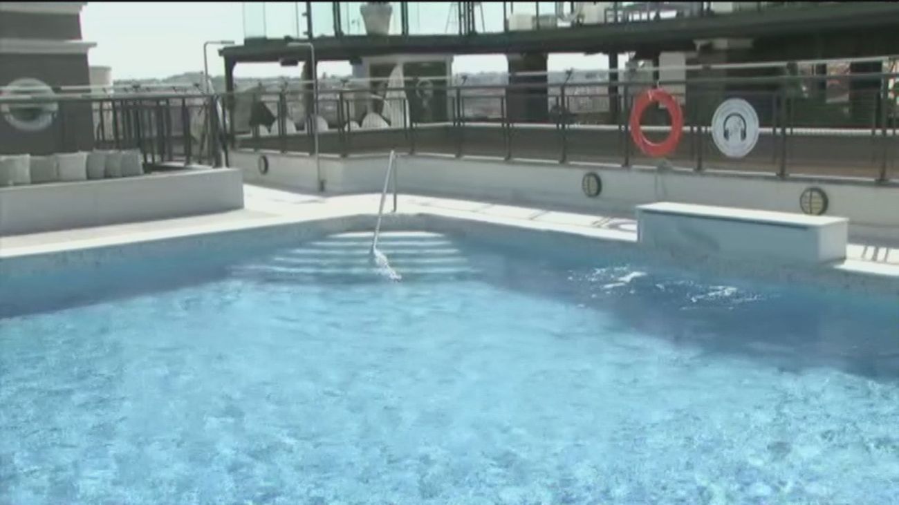 Reabre la piscina en azotea más grande de Madrid