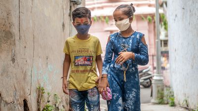 La vacunación de los países pobres, cuestión crucial que examina el G7 para evitar rebrotes