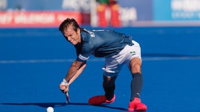 Bosco Pérez-Pla y una liga histórica para cerrar su carrera en el hockey hierba madrileño