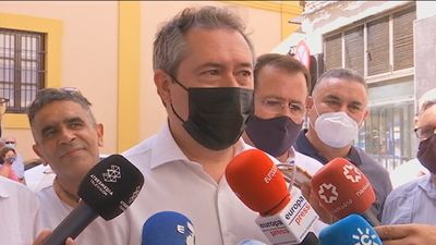 Espadas gana las elecciones primarias del PSOE-A, con un apoyo del 55 %