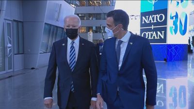 Conversación de 45 segundos entre Sánchez y Biden antes del comienzo de la cumbre de la OTAN
