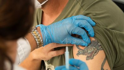 Nuevo récord semanal de vacunación, 3,2 millones de pinchazos en una semana