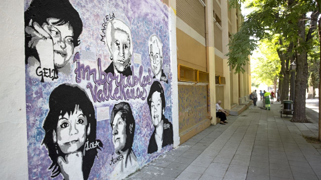 El mural feminista de Vallecas se queda en los muros del colegio Honduras