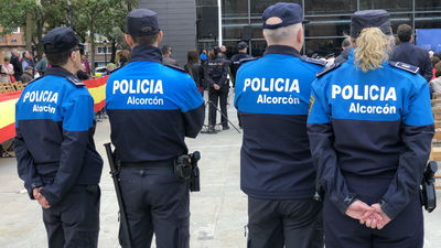 Reconocimiento en Alcorcón para los policías que recuperaron a un conductor de autobús de una parada cardiaca