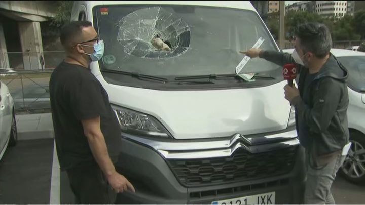 Detenido el hombre que rompía las lunas de los coches de un aparcamiento disuasorio en Vallecas