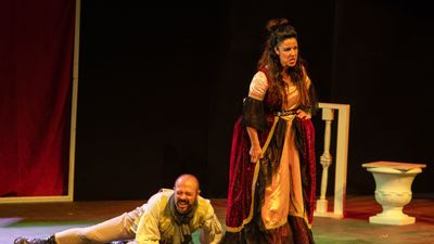 'La traición en la amistad', humor y verso con aire barroco punk en Clásicos de Alcalá