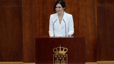 La primera sesión del Pleno de investidura de Isabel Díaz Ayuso como presidenta, minuto a minuto