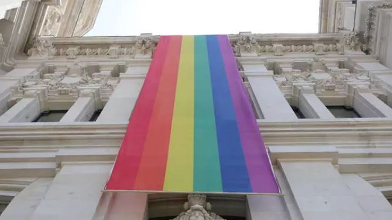 El Palacio de Cibeles se 'teñirá' de arcoíris por el Orgullo