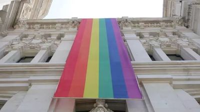 El Palacio de Cibeles se 'teñirá' de arcoíris por el Orgullo