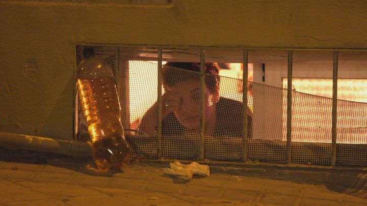 ¿Cómo es vivir en un sótano junto a una cocina fantasma?