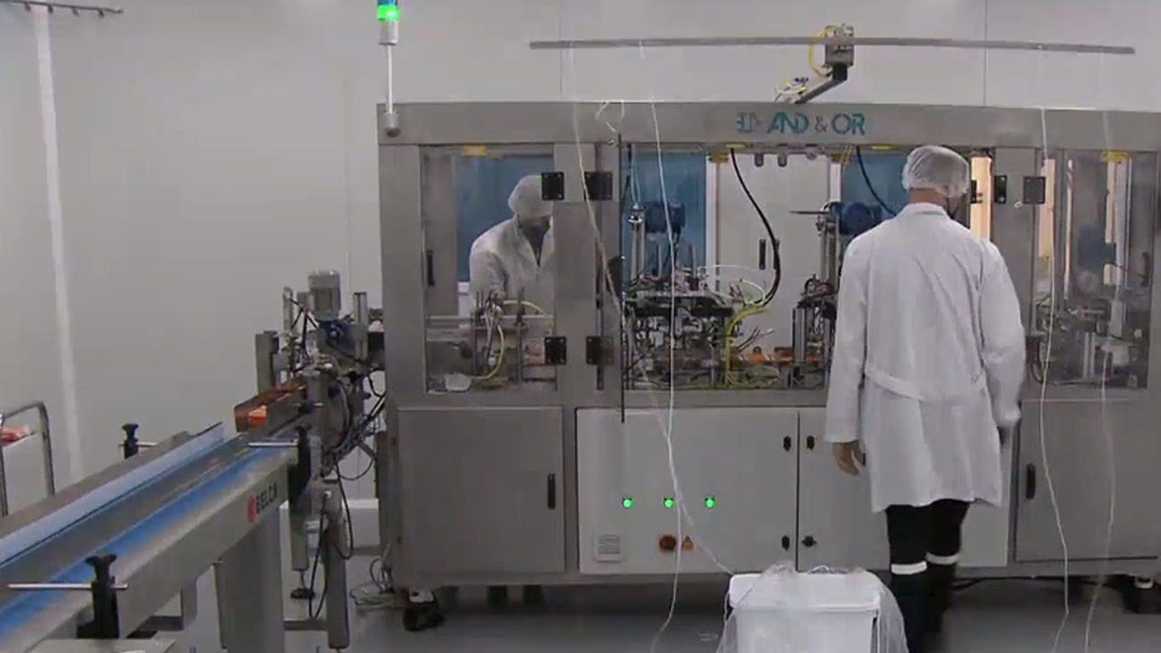 Los fabricantes de mascarillas miran con recelo al exterior