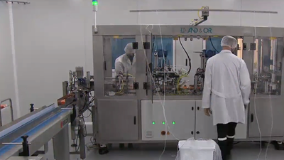 Los fabricantes de mascarillas miran con recelo al exterior