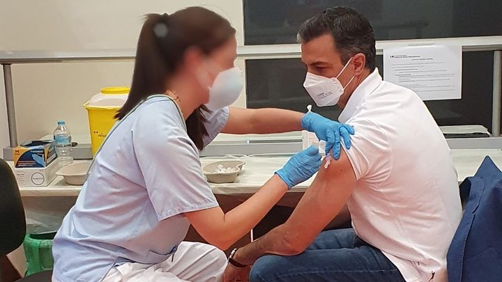 Pedro Sánchez, vacunado esta tarde en el Hospital Puerta de Hierro de Majadahonda
