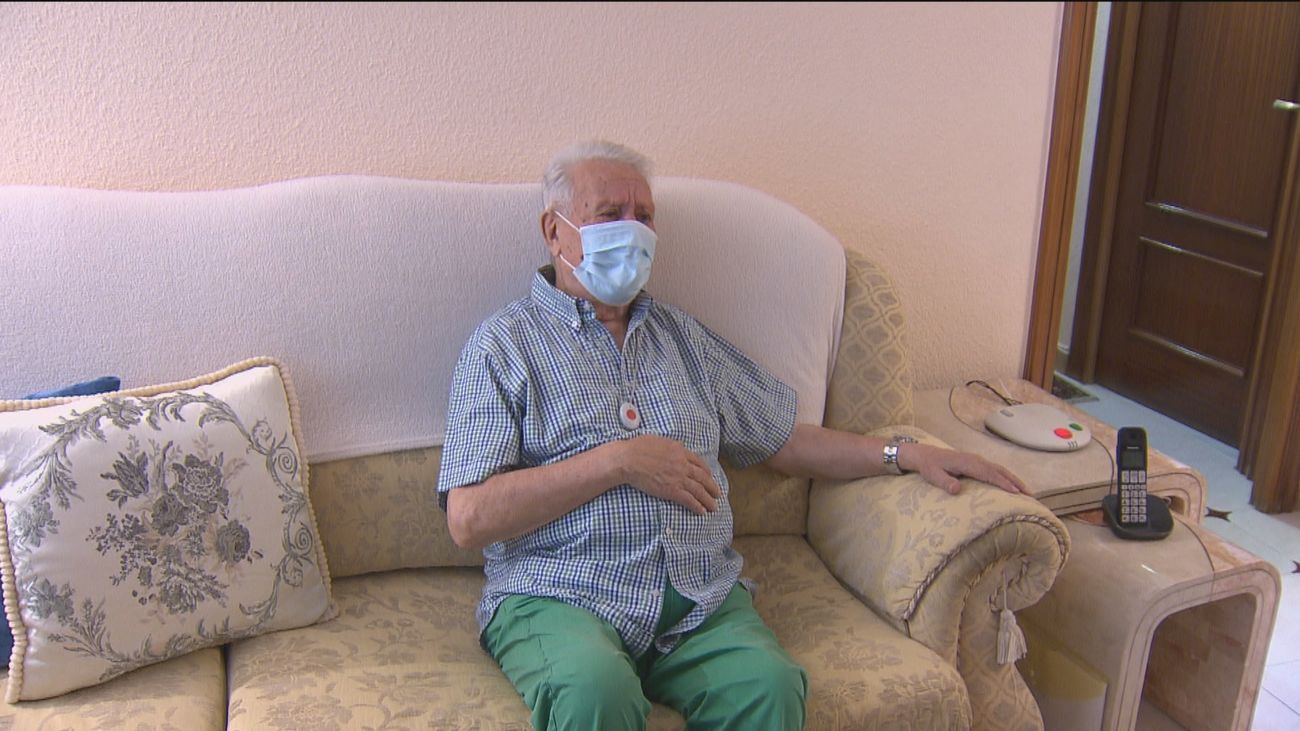 La teleasistencia  de la Cruz Roja presta servicio a 12.000 personas en Madrid