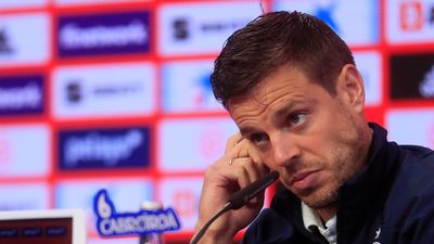 Grito de auxilio de Azpilicueta a la afición: "Tenemos que sacarlo juntos"