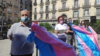 Los colectivos LGTBI confían en que la ley permita cambiar de sexo con 12 años
