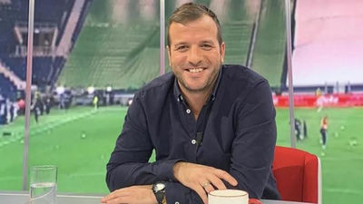 Van der Vaart quiere a la "horrible" España como rival de España