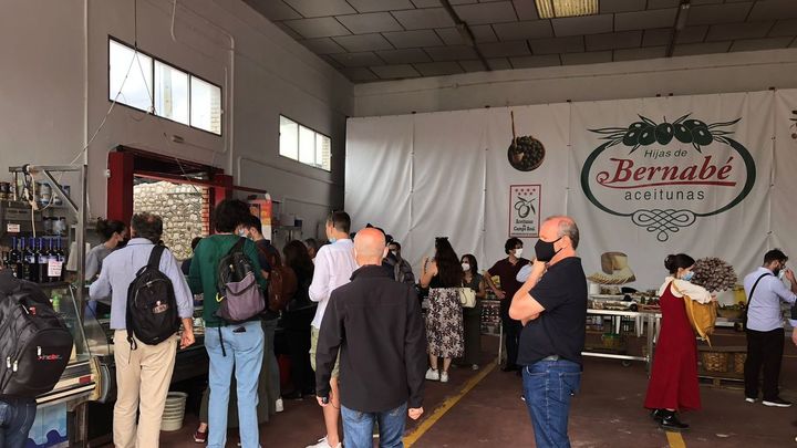 Visita a una envasadora de aceitunas de Campo Real / AYTO CAMPO REAL