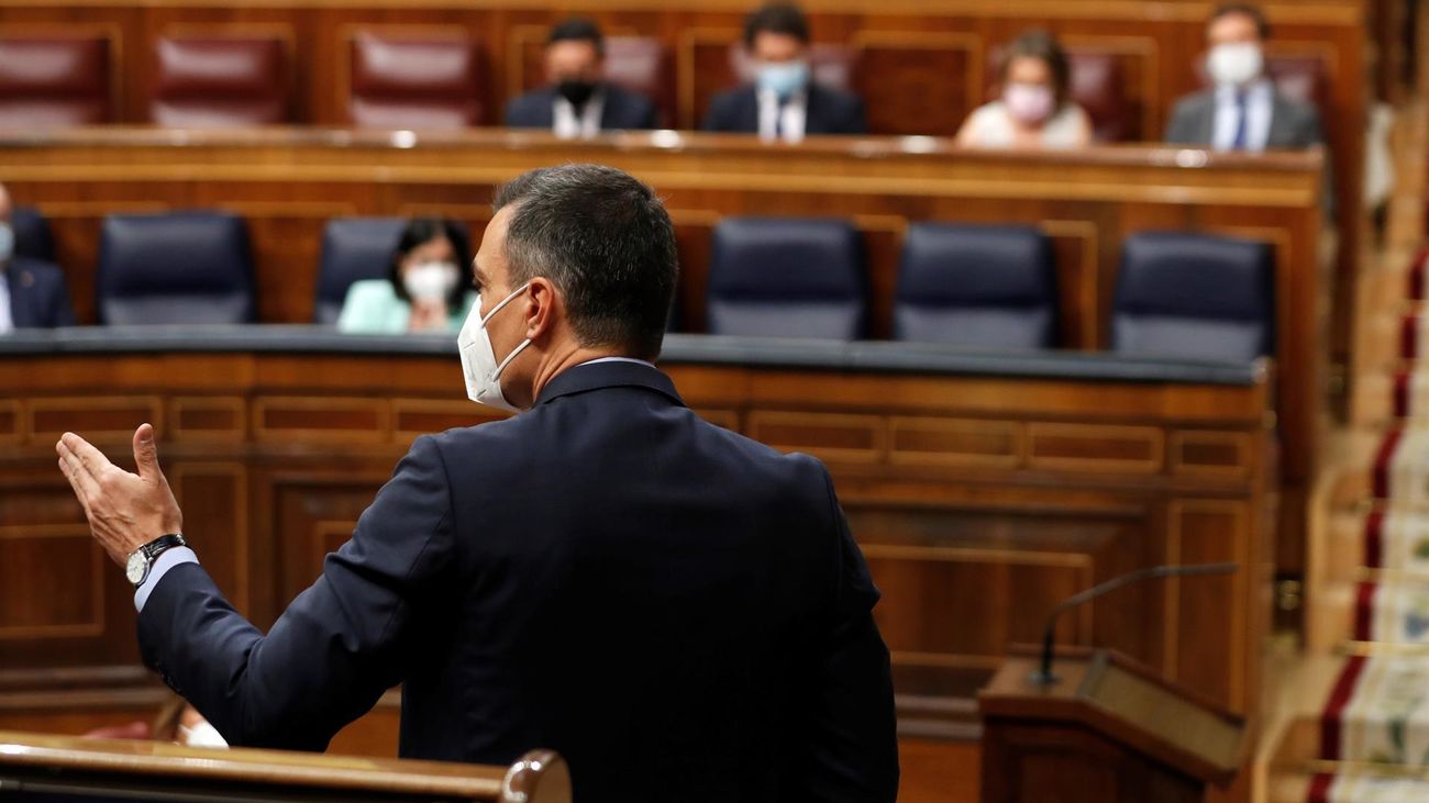 Casado pide por los indultos la dimisión de Sánchez, quien defiende que es "una medida reparadora"